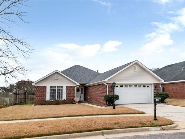 1200 Hillcrest Crossing E, Mobile, AL 36695