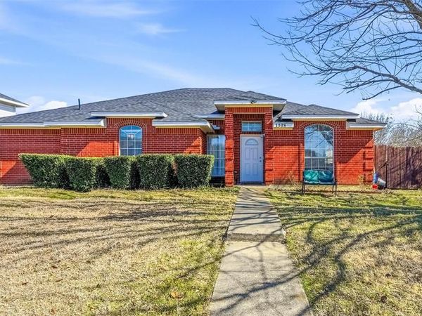 1308 Meadow Glen, Lancaster, TX 75146