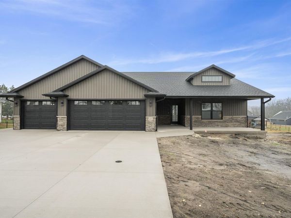 605 Charles Street, Delhi, IA 52223