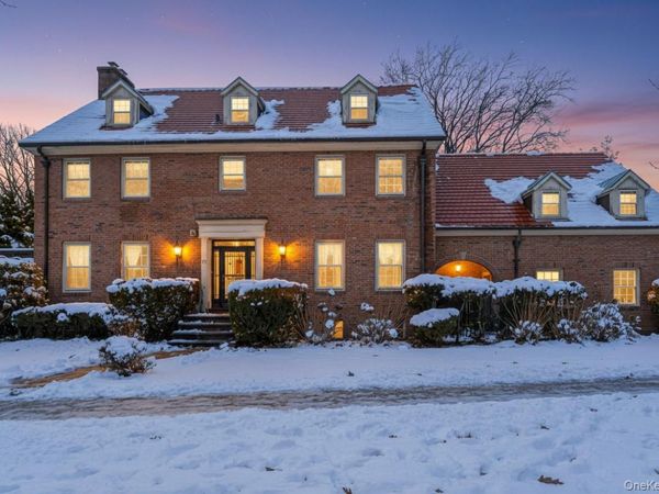 31 Puritan Avenue, Forest Hills, NY 11375