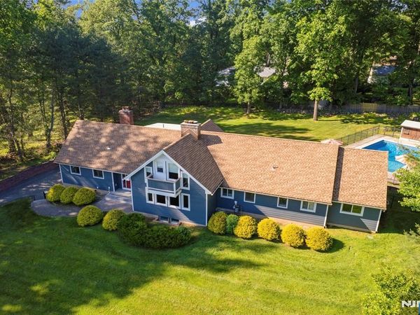 15 Candlestick Lane, Upper Saddle River, NJ 07458