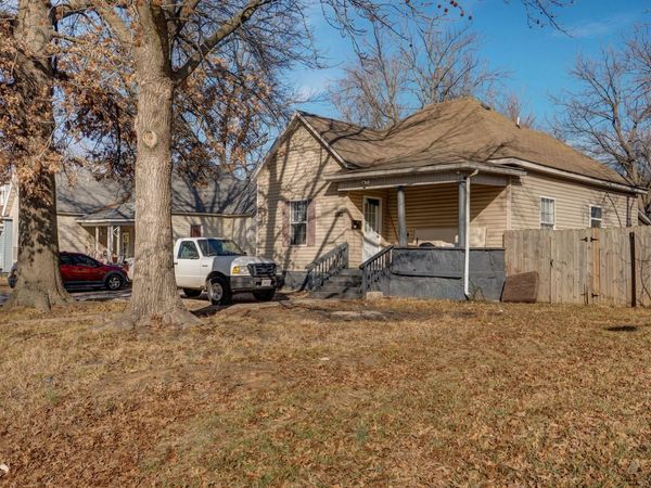 1105 W Division Street , Springfield, MO 65803