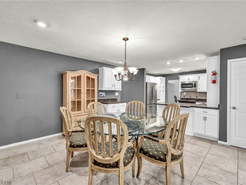 498 Jeannette Drive, Richmond Heights, OH 44143 Photo 12