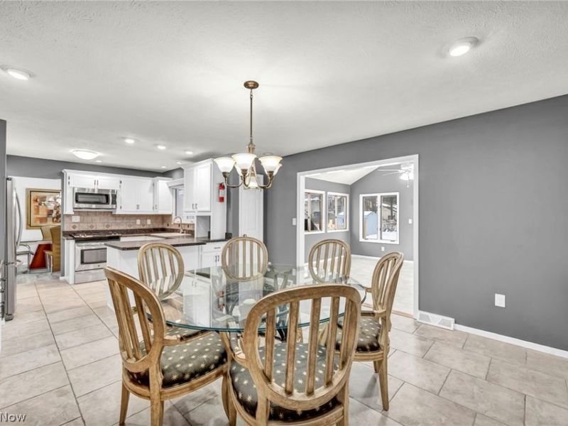 498 Jeannette Drive, Richmond Heights, OH 44143 Photo 9