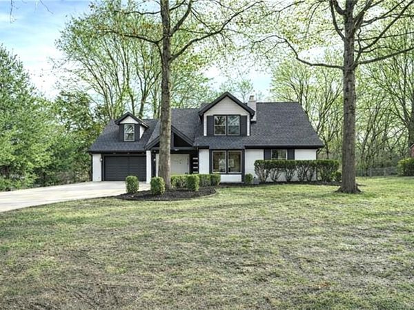 9515 Lee Boulevard, Leawood, KS 66206