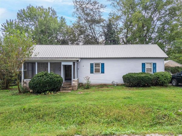 233 E Gallatin Street , Adairville, KY 42202