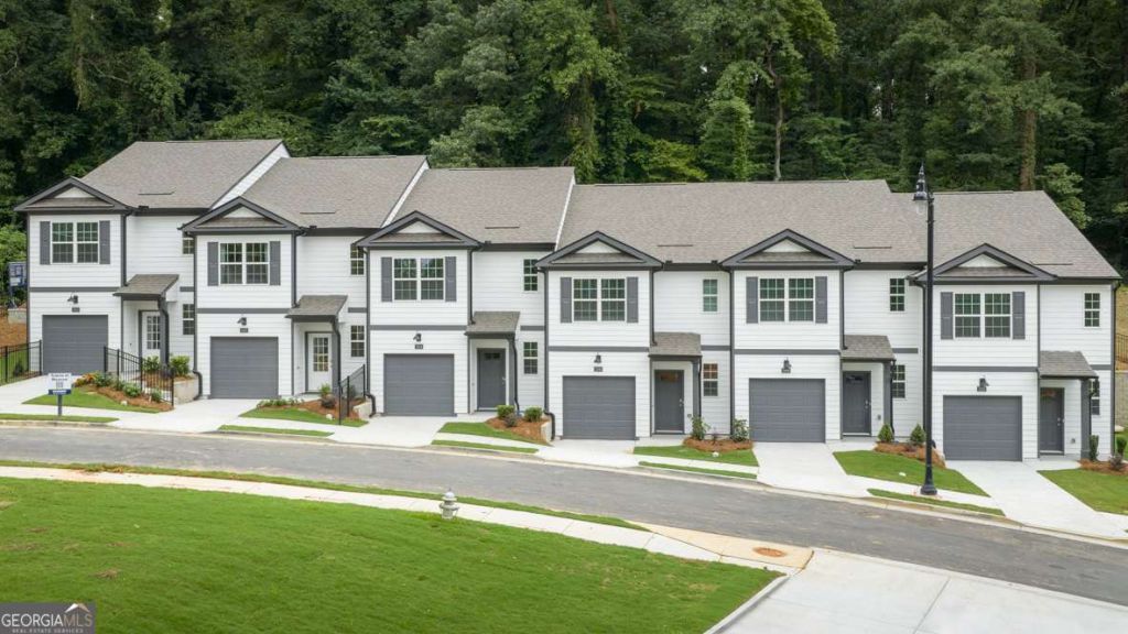 2815 Georgia Aster Way Nw, Atlanta, GA 30318 Main Photo