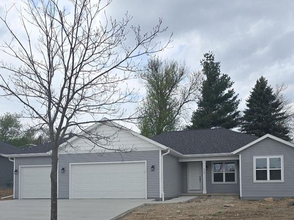 402 Village LANE, Ripon, WI 54971