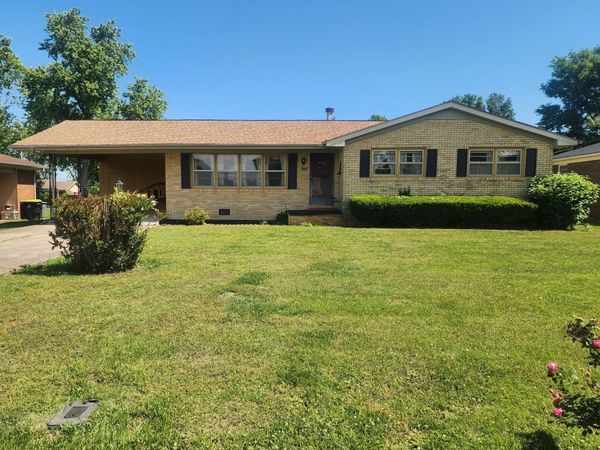 3030 Clover Ln, Hopkinsville, KY 42240
