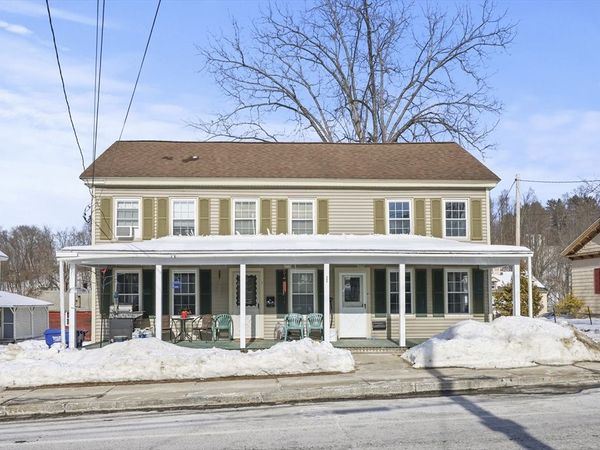 131 Center St, Lee, MA 01238