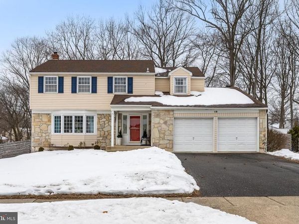 18 KAREN DRIVE, CHERRY HILL, NJ 08003