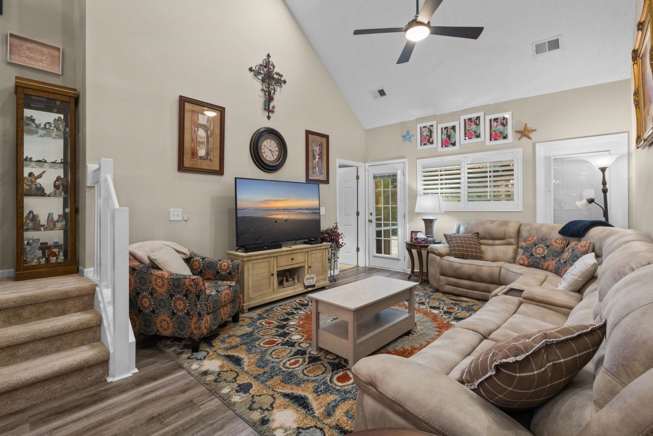 1004 Stanton Pl. Photo 13