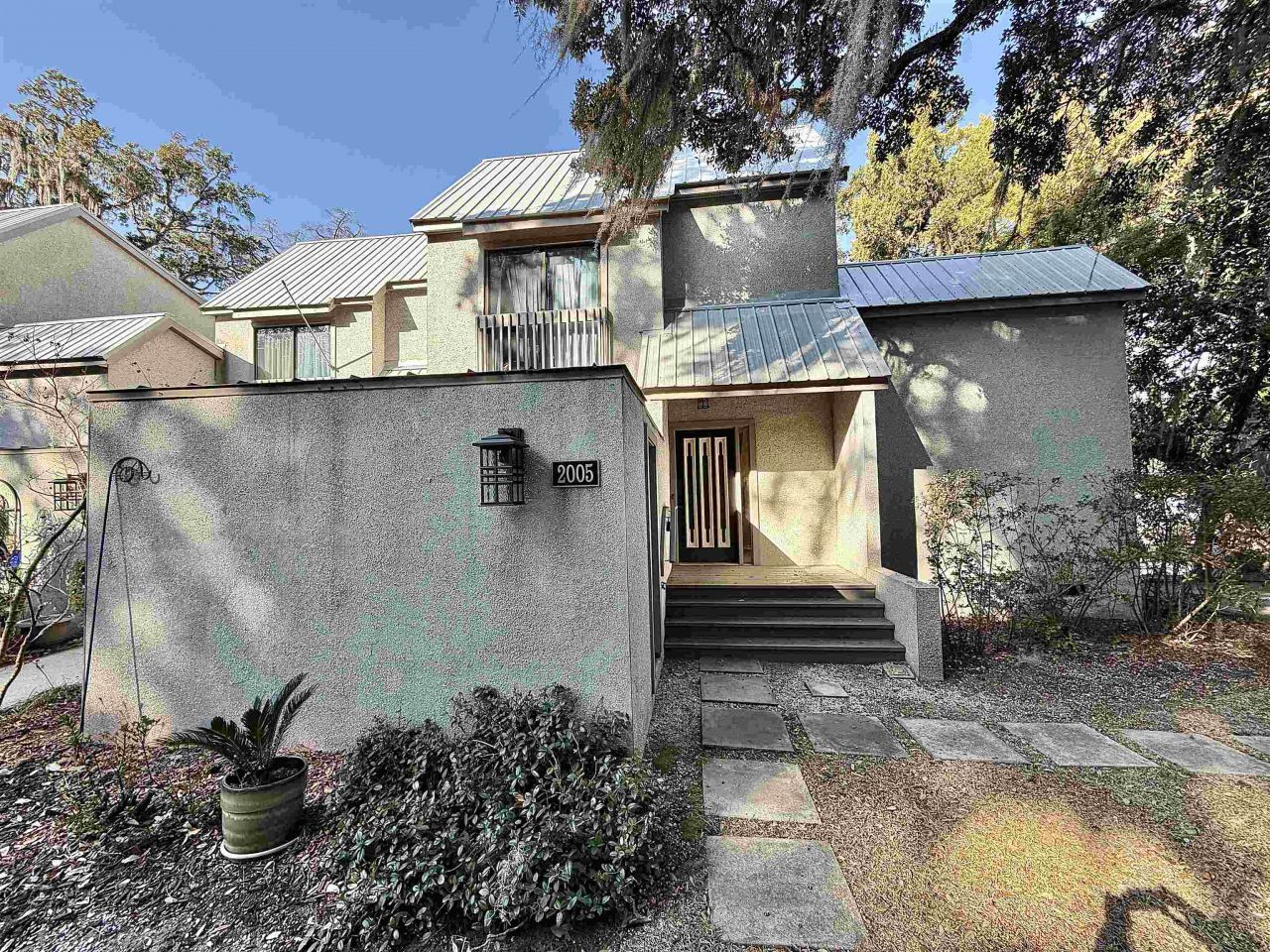 63 Battery White Ct. Photo 2