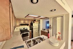 63 Battery White Ct. photo 4