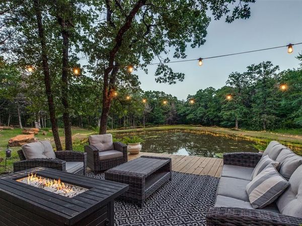 1619 Bloomfield Road, Valley View, TX 76272