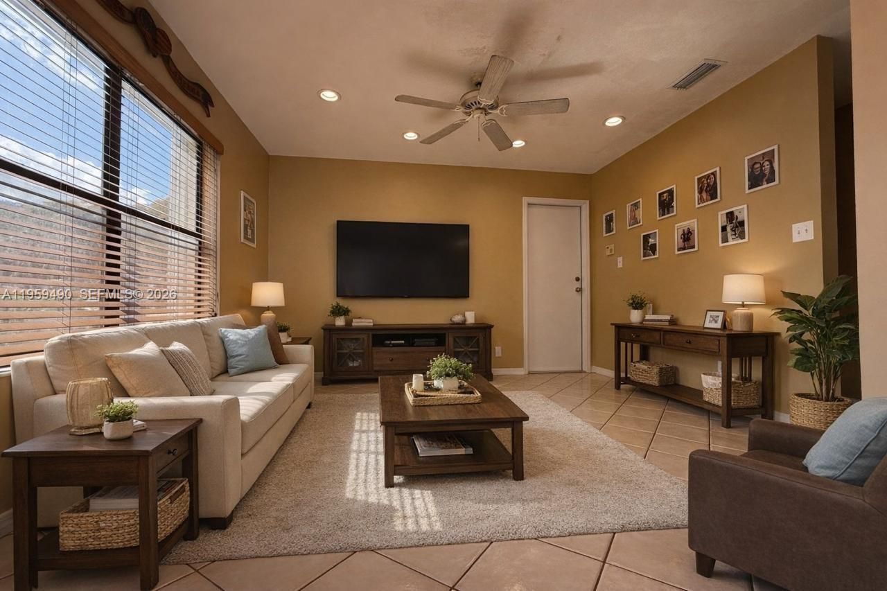 1801 NW 120th Ter, Pembroke Pines, FL 33026 Photo