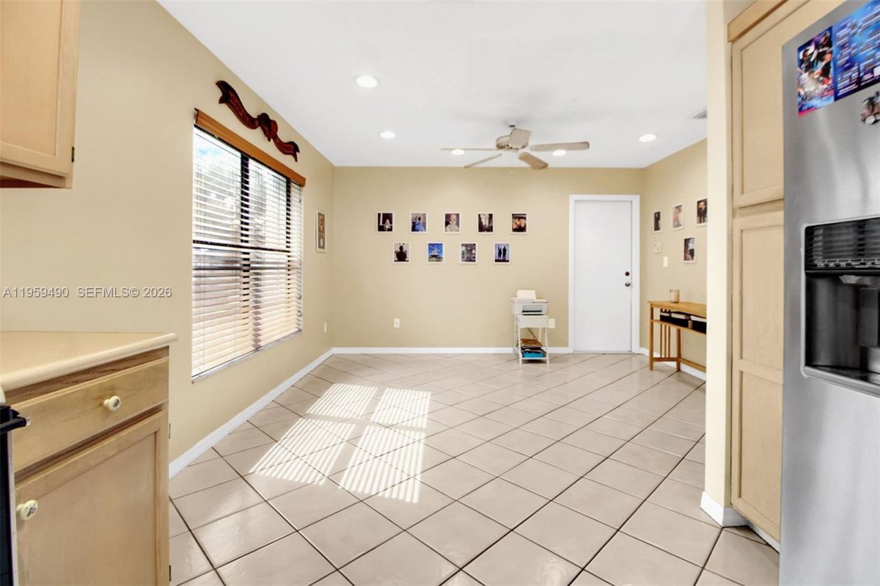 1801 NW 120th Ter, Pembroke Pines, FL 33026 Photo