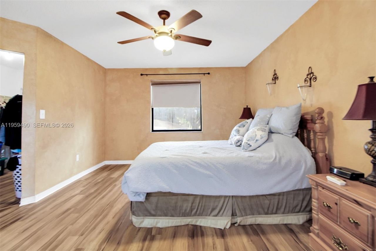 1801 NW 120th Ter, Pembroke Pines, FL 33026 Photo