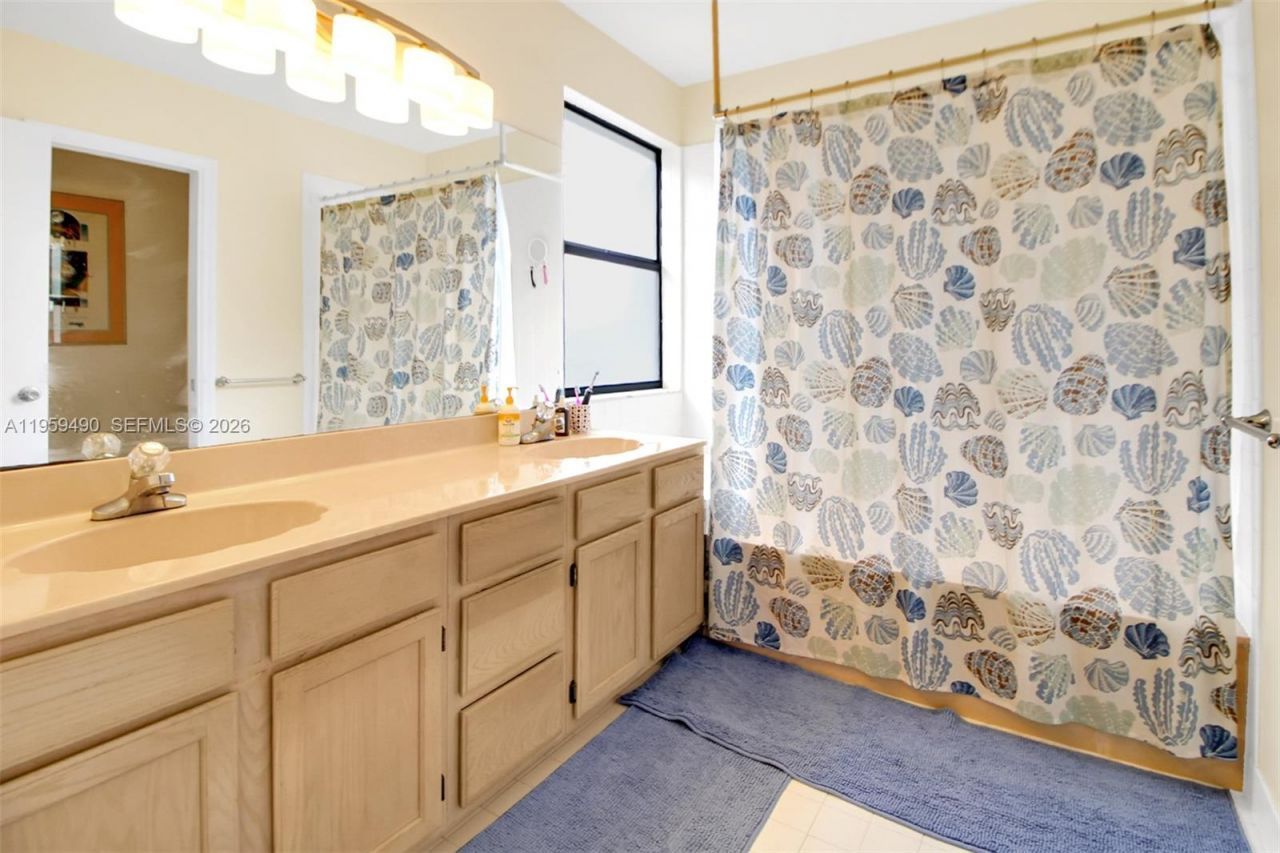 1801 NW 120th Ter, Pembroke Pines, FL 33026 Photo