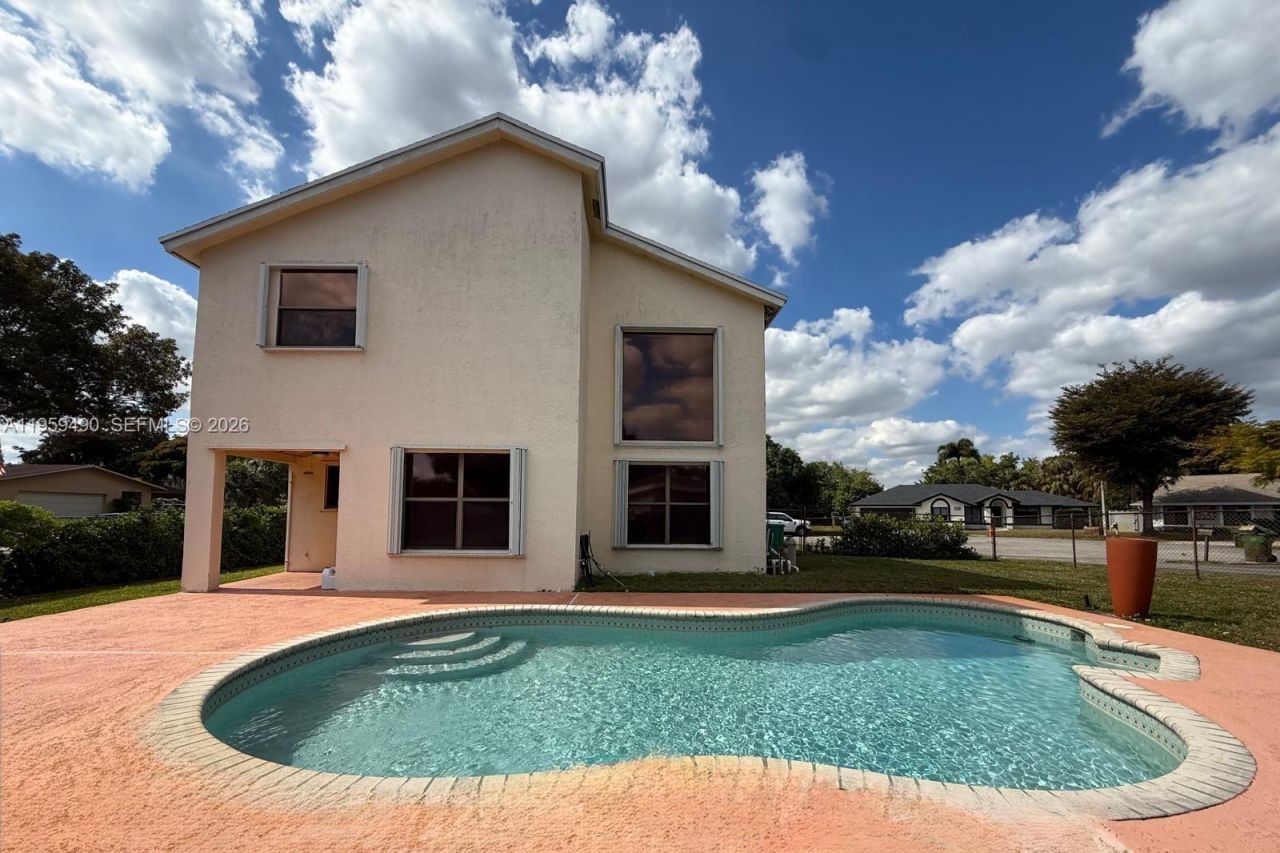 1801 NW 120th Ter, Pembroke Pines, FL 33026 Photo