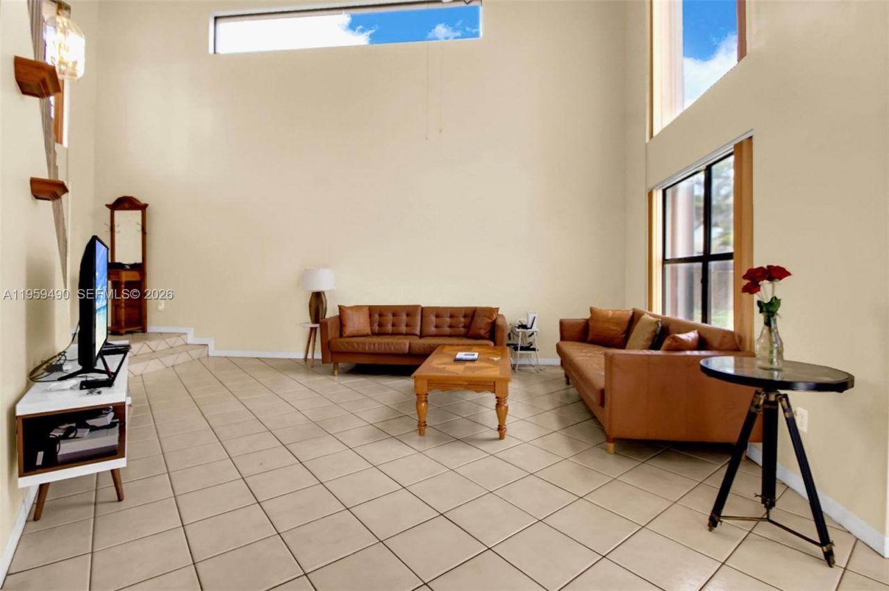 1801 NW 120th Ter, Pembroke Pines, FL 33026 Photo