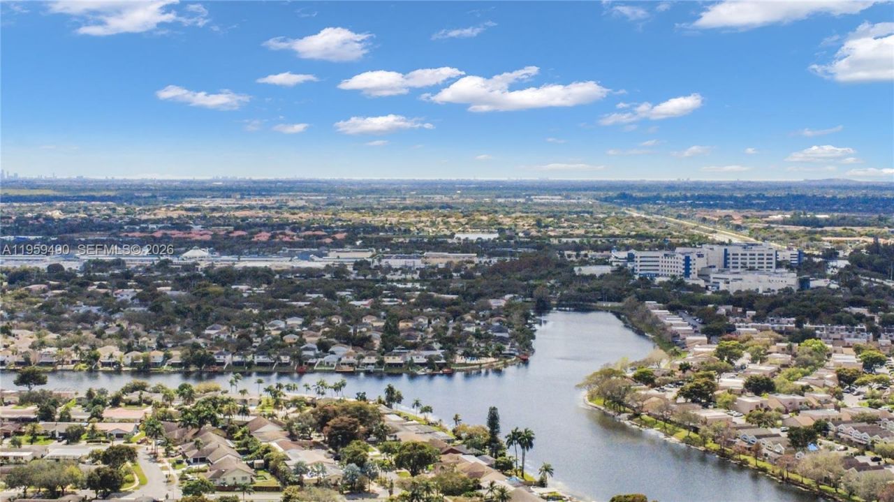 1801 NW 120th Ter, Pembroke Pines, FL 33026 Photo