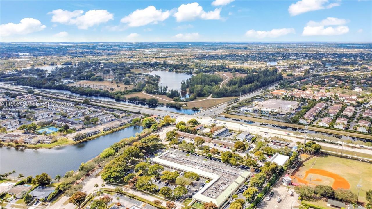 1801 NW 120th Ter, Pembroke Pines, FL 33026 Photo