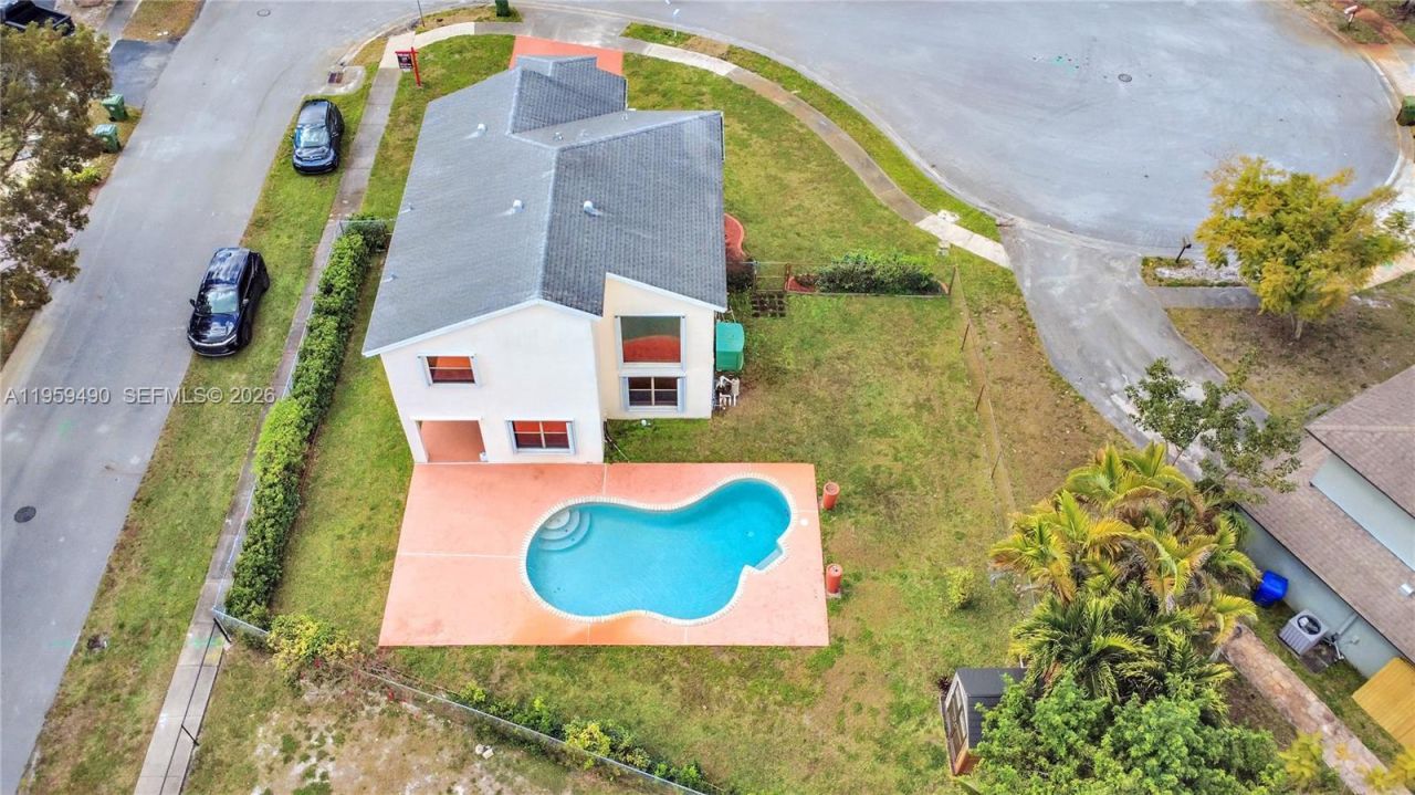 1801 NW 120th Ter, Pembroke Pines, FL 33026 Photo