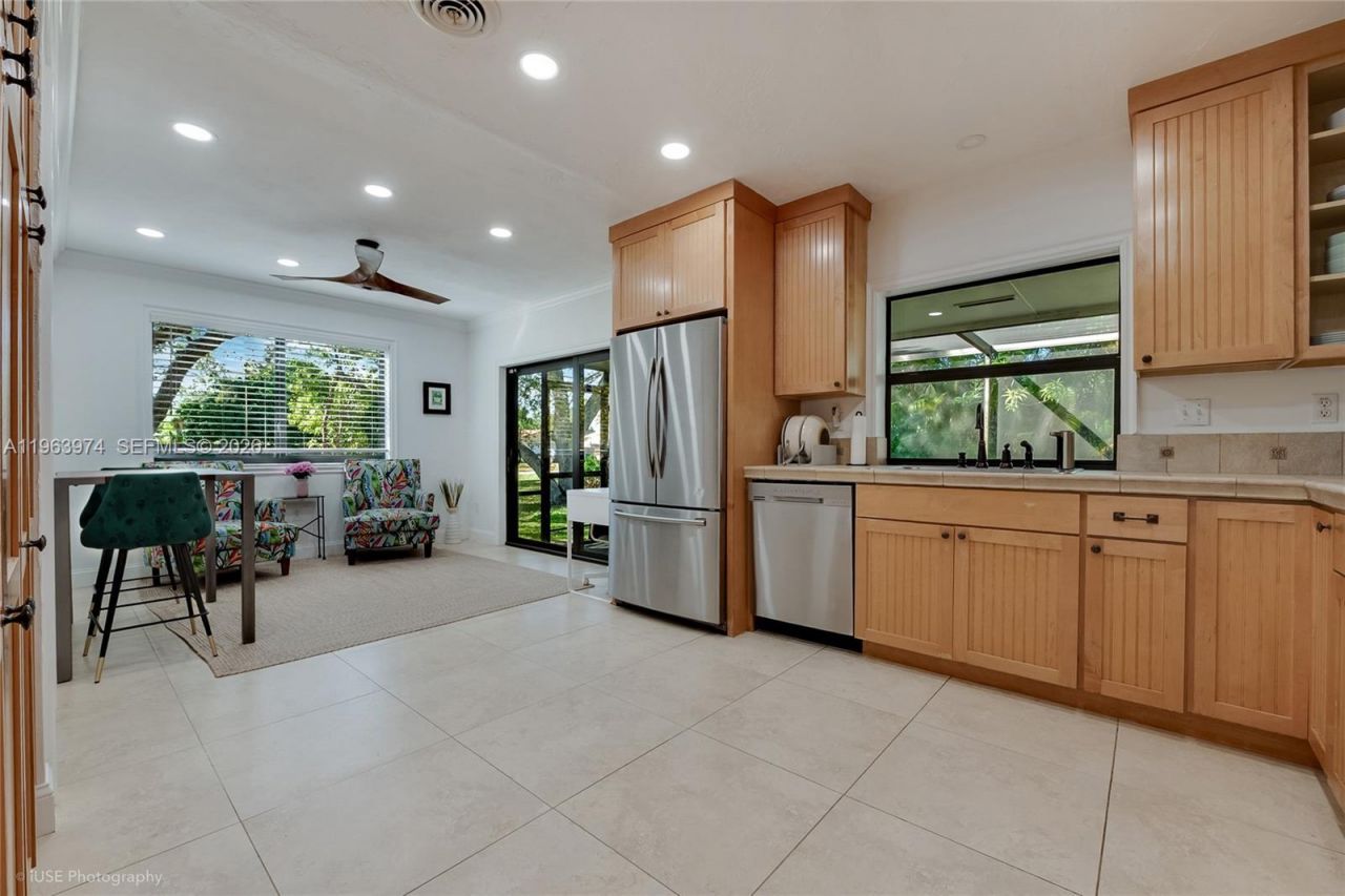 8425 SW 174th St , Palmetto Bay, FL 33157 Photo