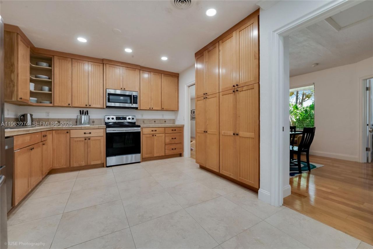 8425 SW 174th St , Palmetto Bay, FL 33157 Photo