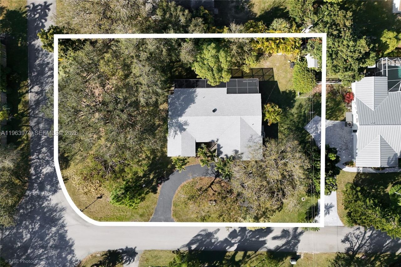 8425 SW 174th St , Palmetto Bay, FL 33157 Photo