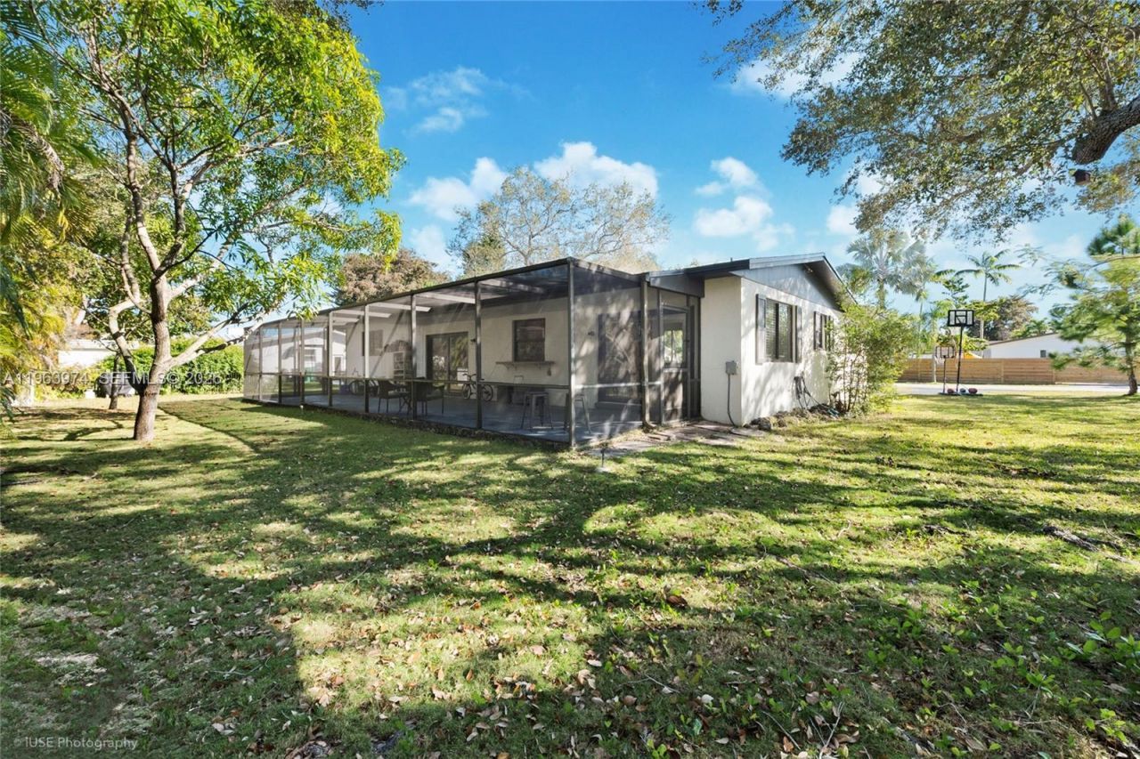 8425 SW 174th St , Palmetto Bay, FL 33157 Photo