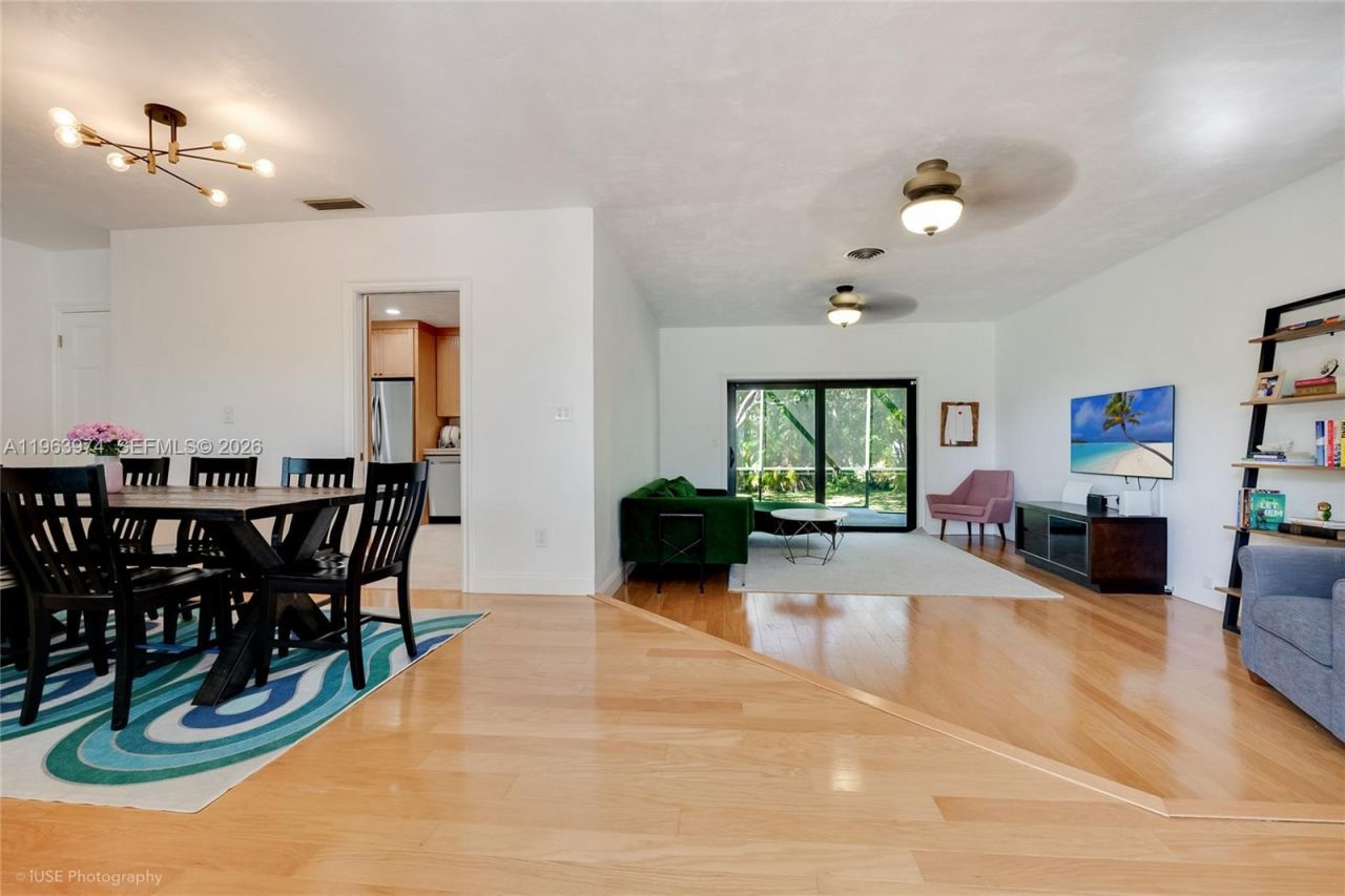 8425 SW 174th St , Palmetto Bay, FL 33157 Photo