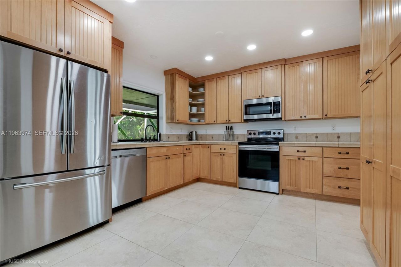 8425 SW 174th St , Palmetto Bay, FL 33157 Photo