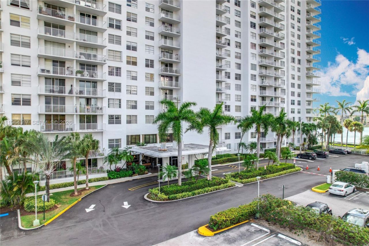 2801 NE 183rd St , Unit 1504W, Aventura, FL 33160 Photo
