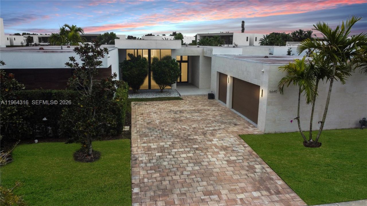 16640 Sunset Way, Weston, FL 33326 Photo
