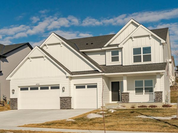 4933 Noble Drive NW, Rochester, MN 55901