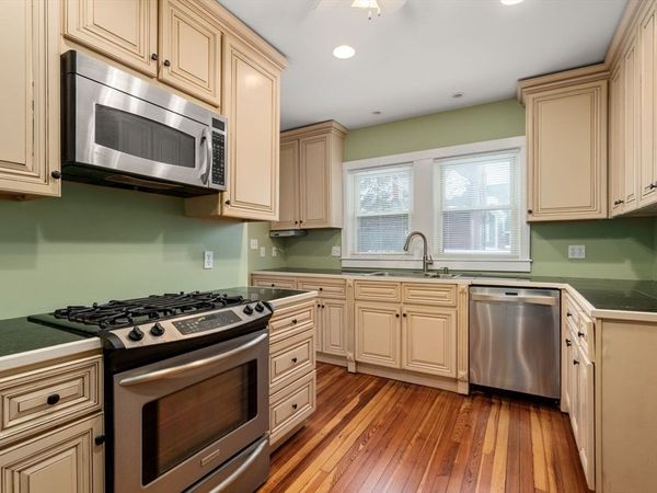 25-27 Lafayette St, Unit 2, Fairhaven, MA 02719