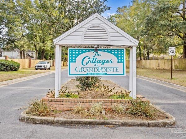 225 Wildflower Ln, Pensacola, FL 32514