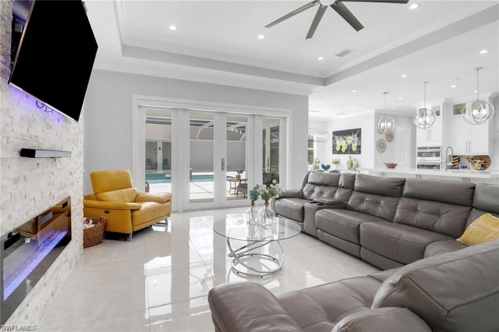 1086 21st St Sw, Naples, FL 34117 Photo