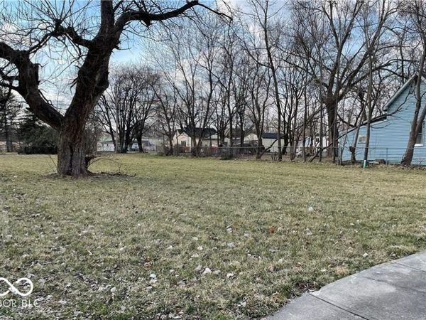 2215 Locust Street, Anderson, IN 46016
