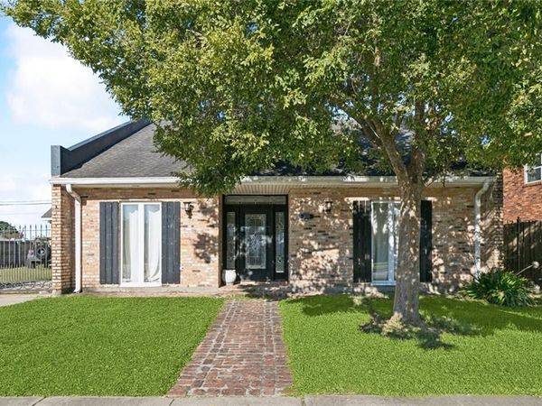 3520 KAREN Drive, Chalmette, LA 70043
