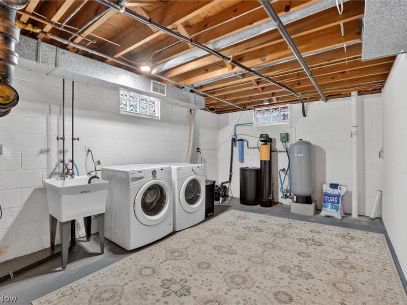 4586 Everhart Drive, Green, OH 44720 Photo 29