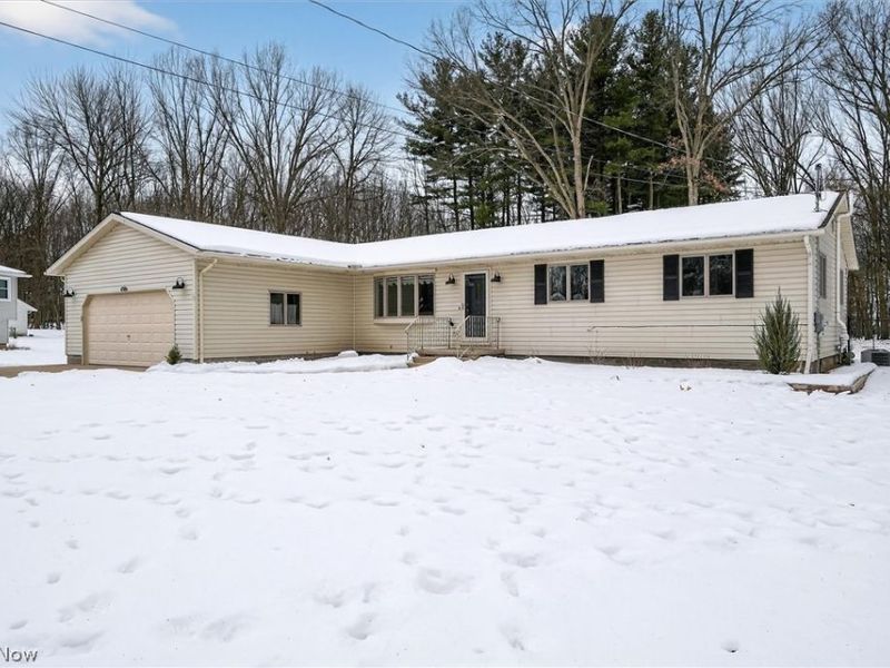 4586 Everhart Drive, Green, OH 44720 Photo 4