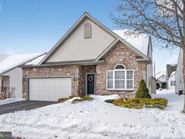 2852 DONEGAL DRIVE, MACUNGIE, PA 18062