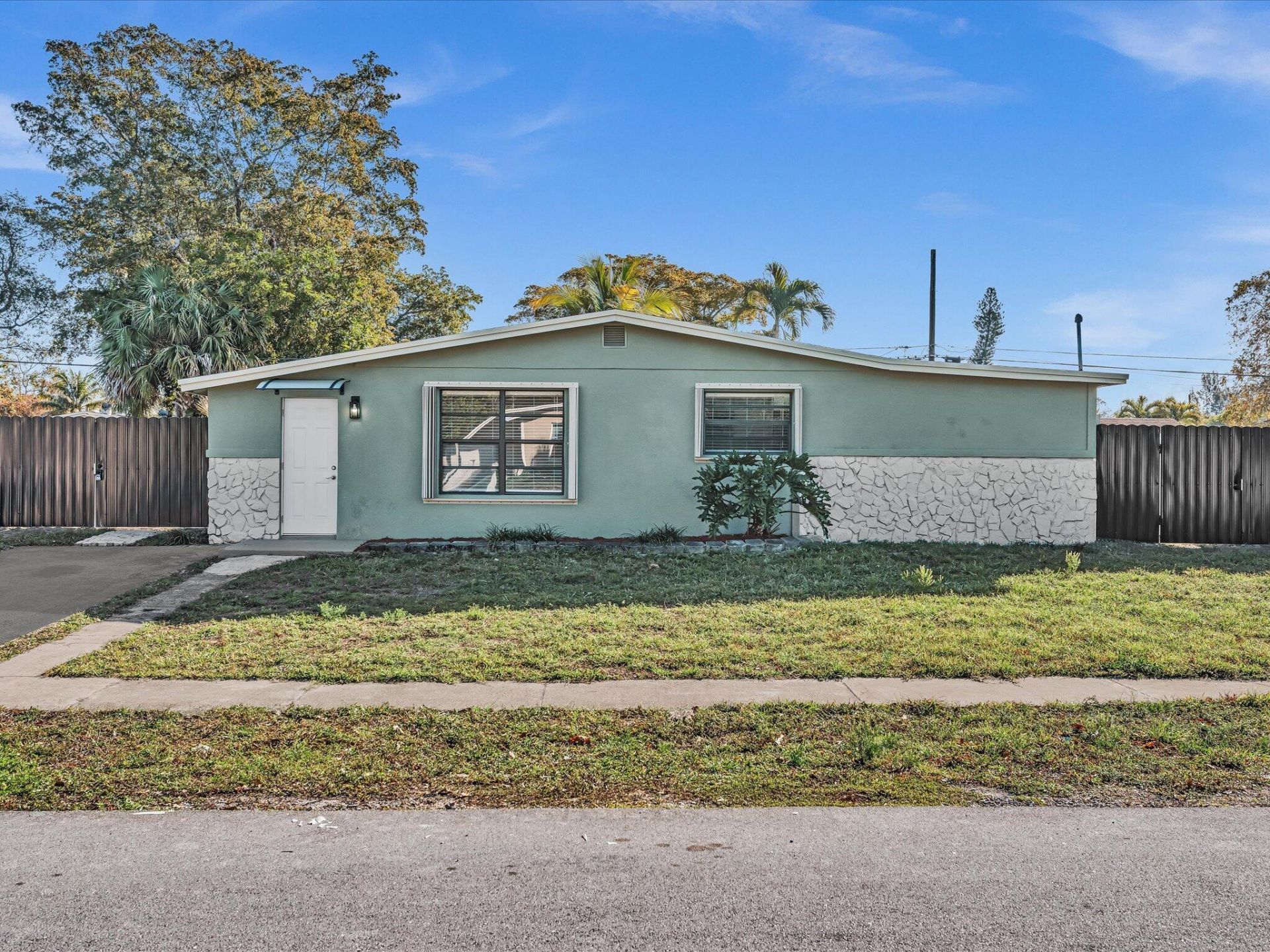3870 SW 60th Avenue, Davie, FL 33314 Photo