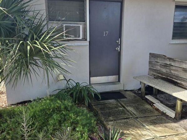 541 NE 45th Street, Unit 17, Boca Raton, FL 33431