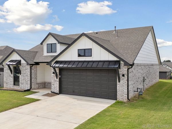 7404 E 89th Place N, Owasso, OK 74055