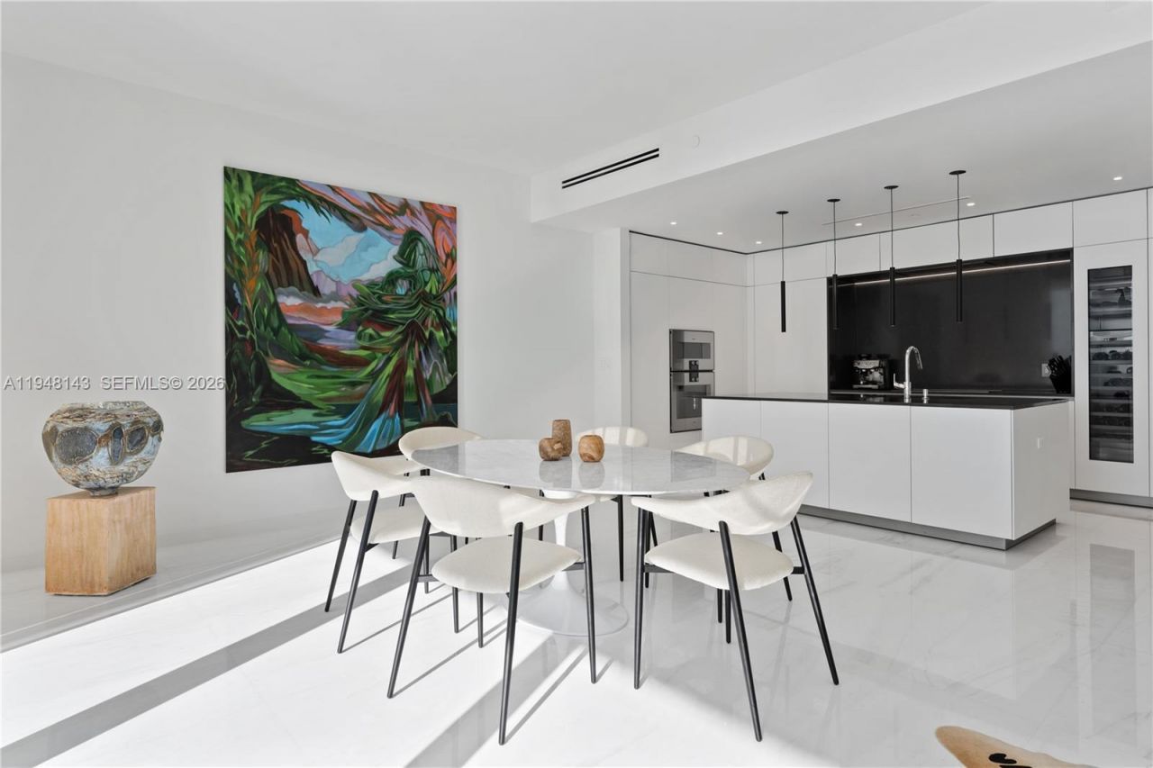 300 Biscayne Blvd Way , Unit 2102, Miami, FL 33131 Photo