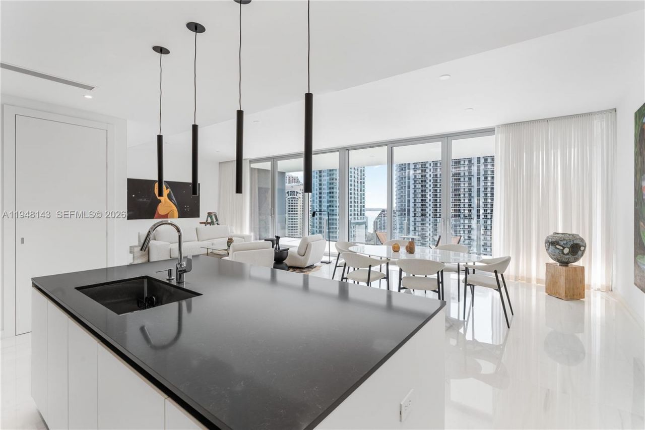 300 Biscayne Blvd Way , Unit 2102, Miami, FL 33131 Photo